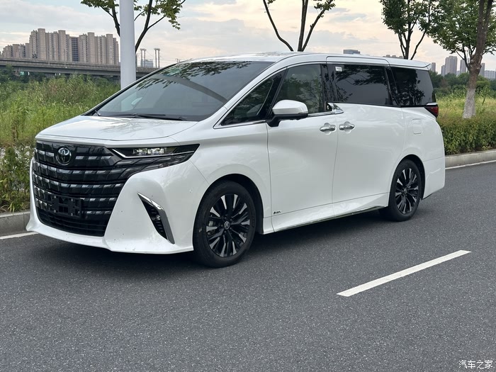 2024款国六丰田埃尔法豪华配置优惠在售