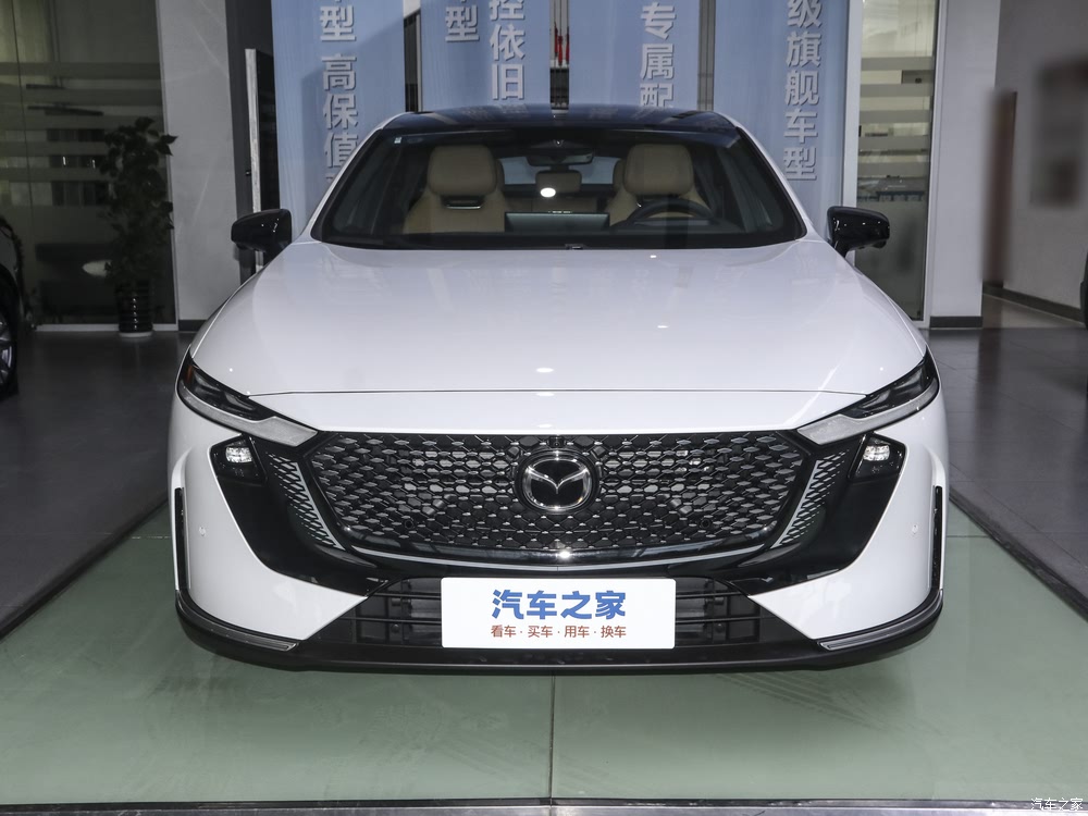 MAZDA EZ-6新增鹭羽白内饰 补贴后9.98万元起
