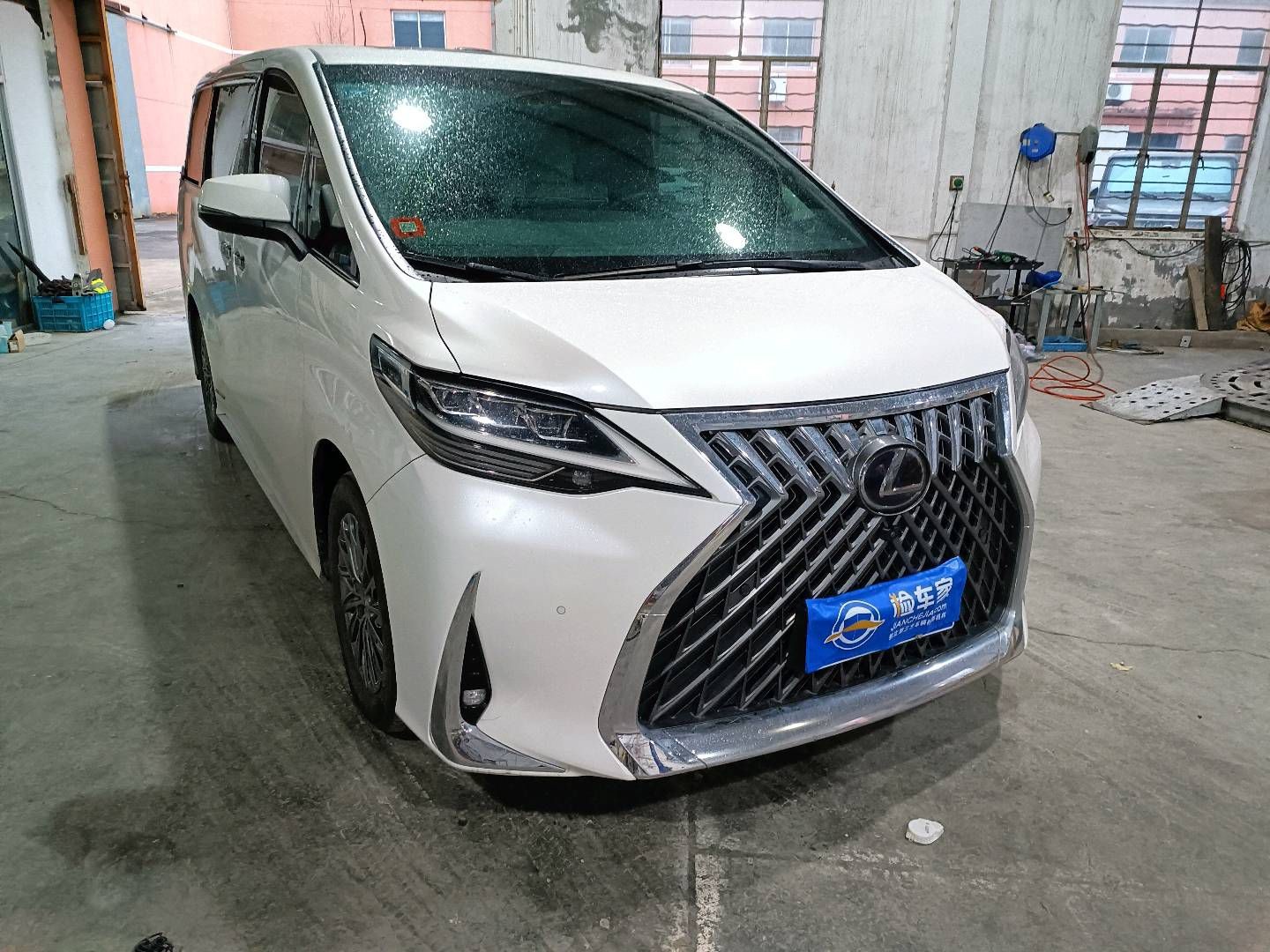 雷克萨斯LM欧版团购价格145万起 欢迎试乘试驾