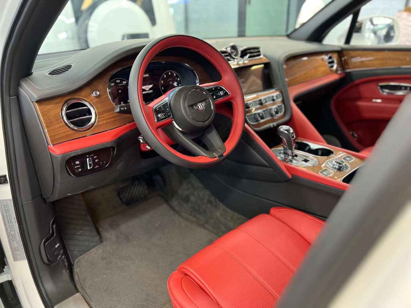 2026新添越价格最低203万起 欢迎试乘试驾