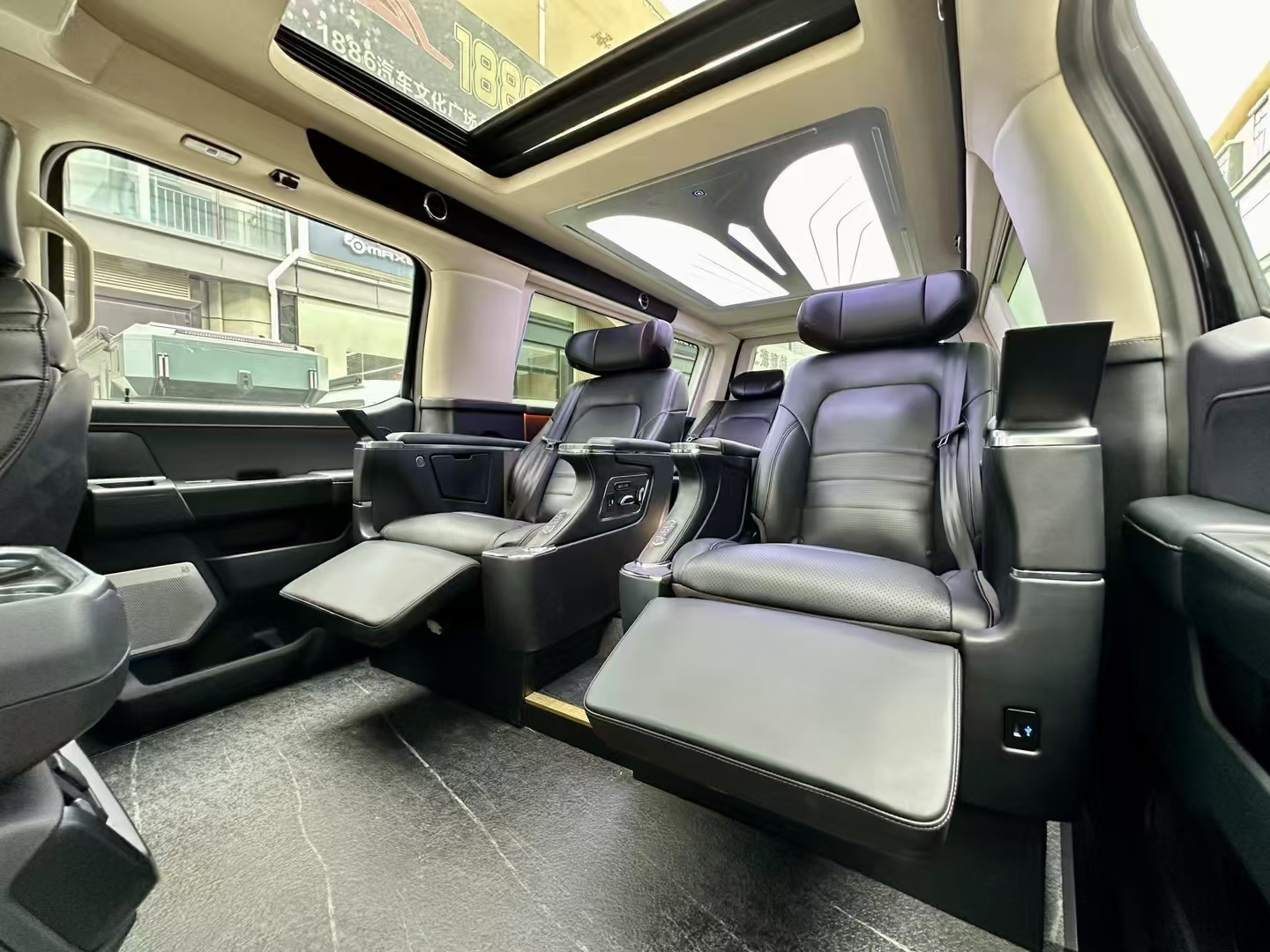 现购福特F-150加版让利22万 欢迎试乘试驾