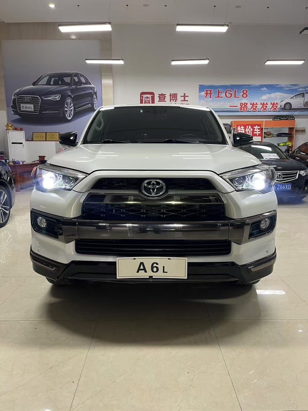 成都平行进口丰田超霸加版提供试乘试驾 购车让利3.5万元