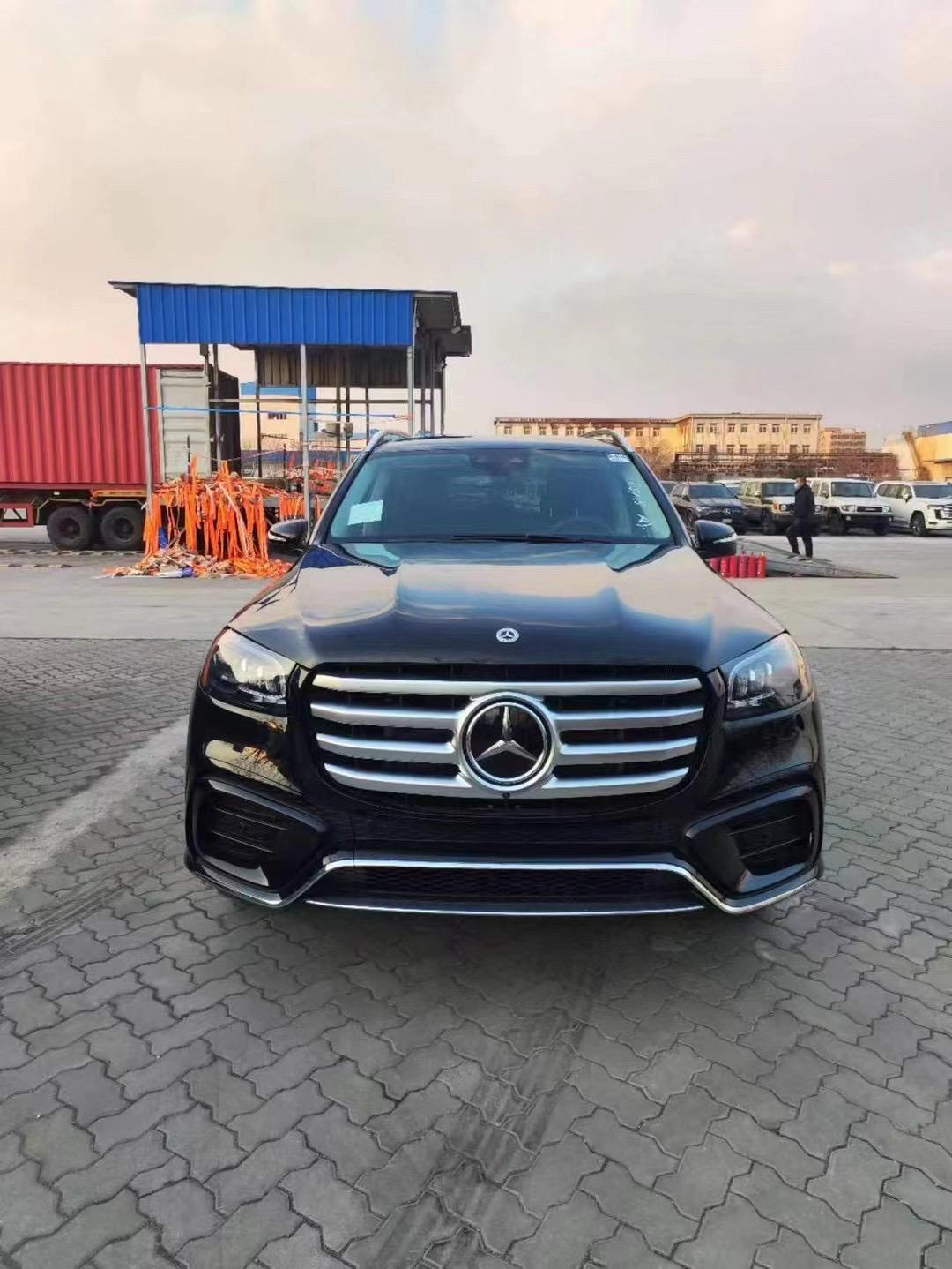 成都平行进口奔驰GLS亚洲版促销110万起 欢迎到店试驾