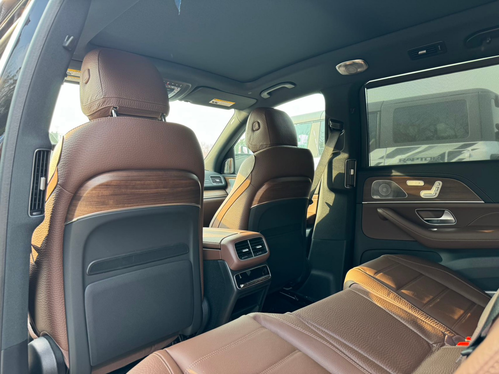 成都平行进口奔驰GLS亚洲版促销110万起 欢迎到店试驾