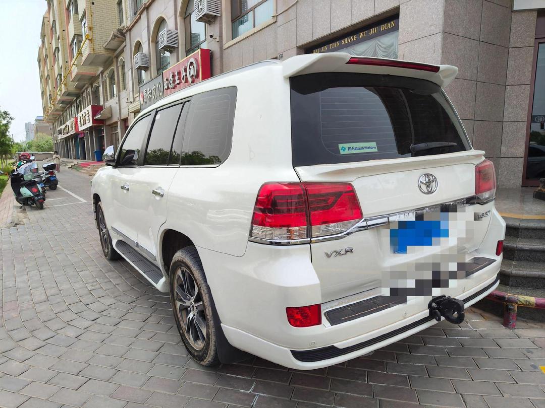 丰田兰德酷路泽5700日系越野之作无可匹敌