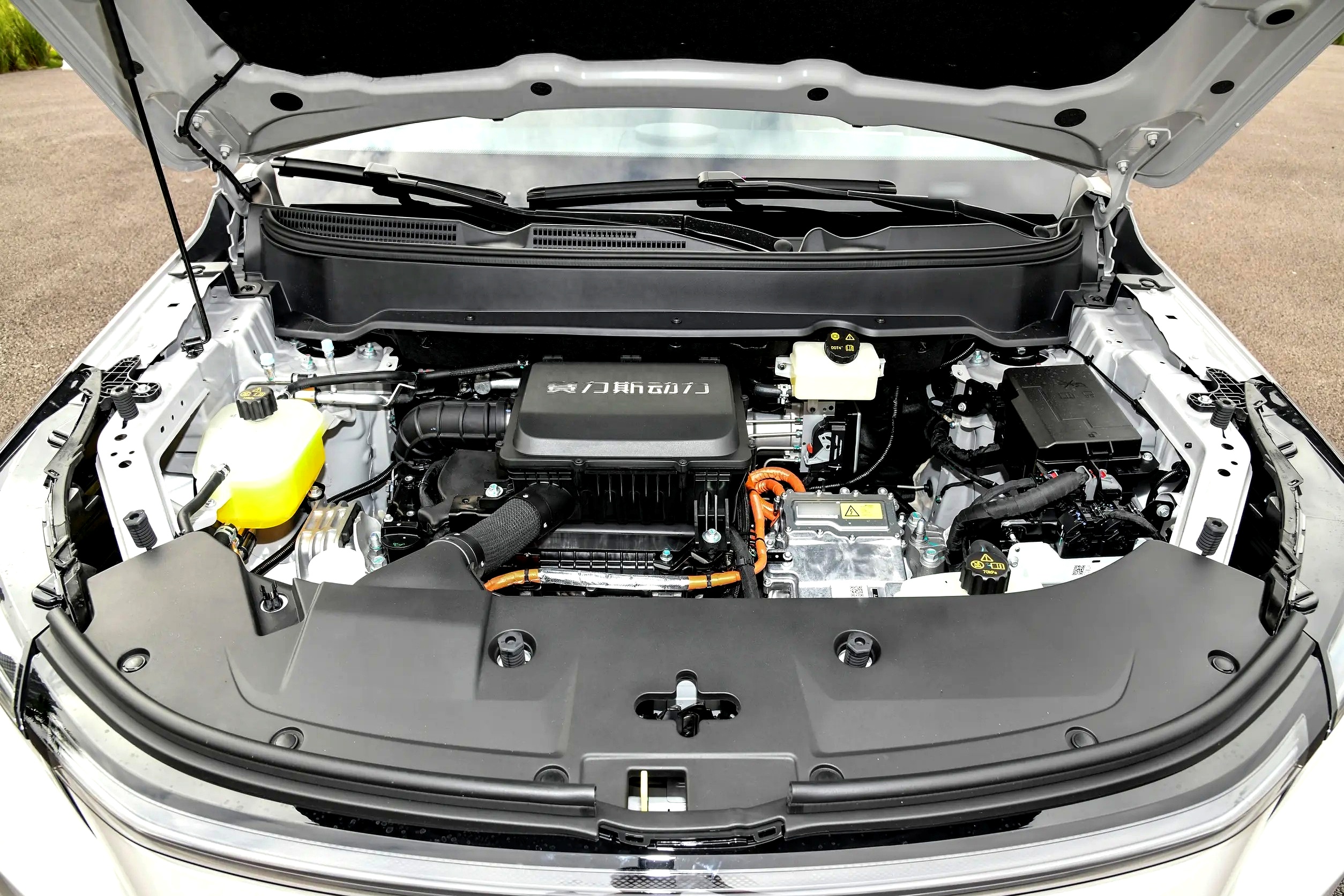 第三代蓝电E5 PLUS将于11月开启预售 续航230km