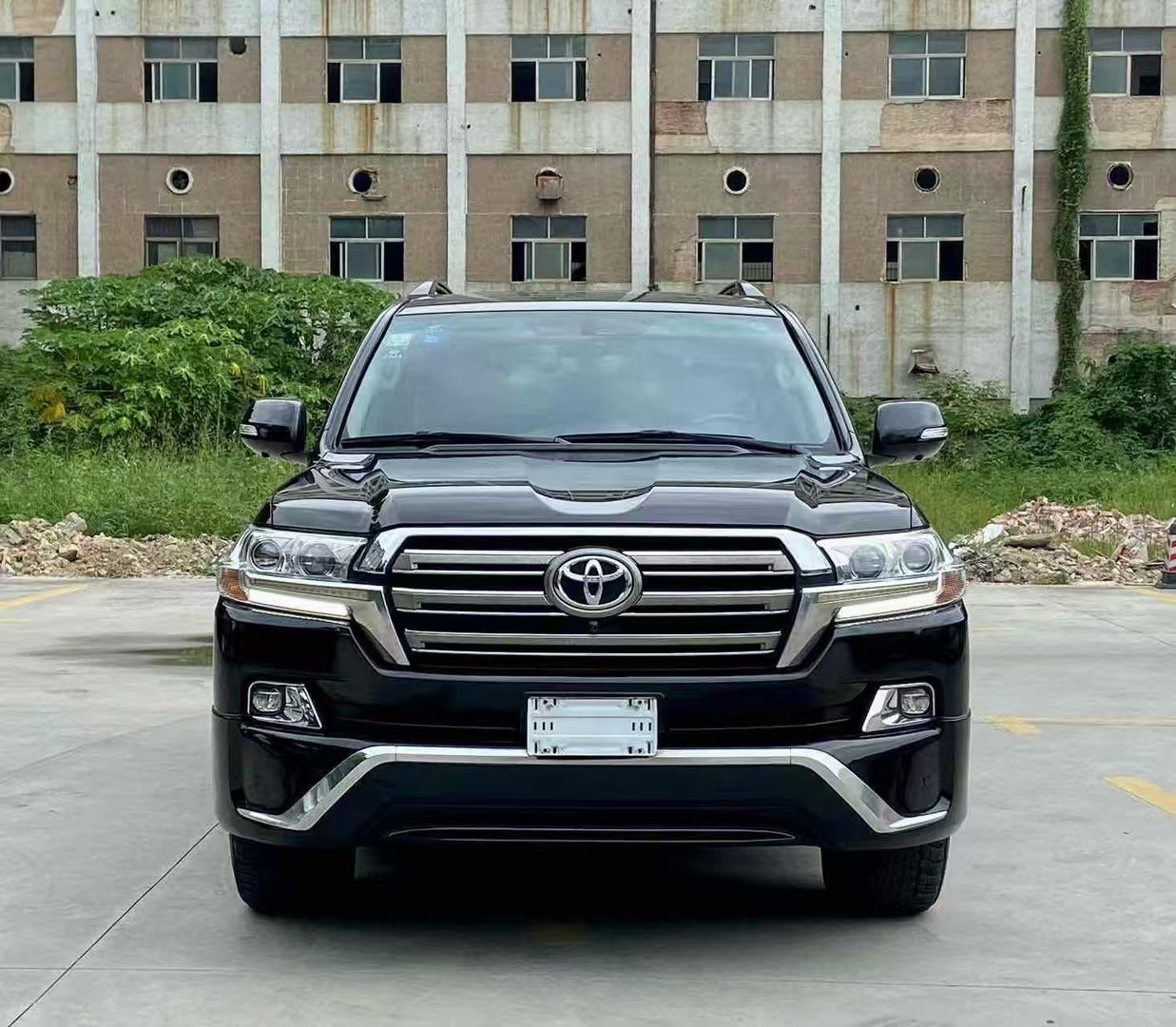 成都兰德酷路泽中东版新款提供试乘试驾 限时优惠高达35.2万元