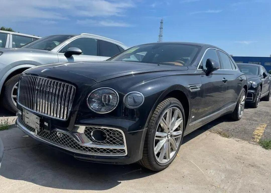 成都宾利飞驰团购价格300万起 售全国