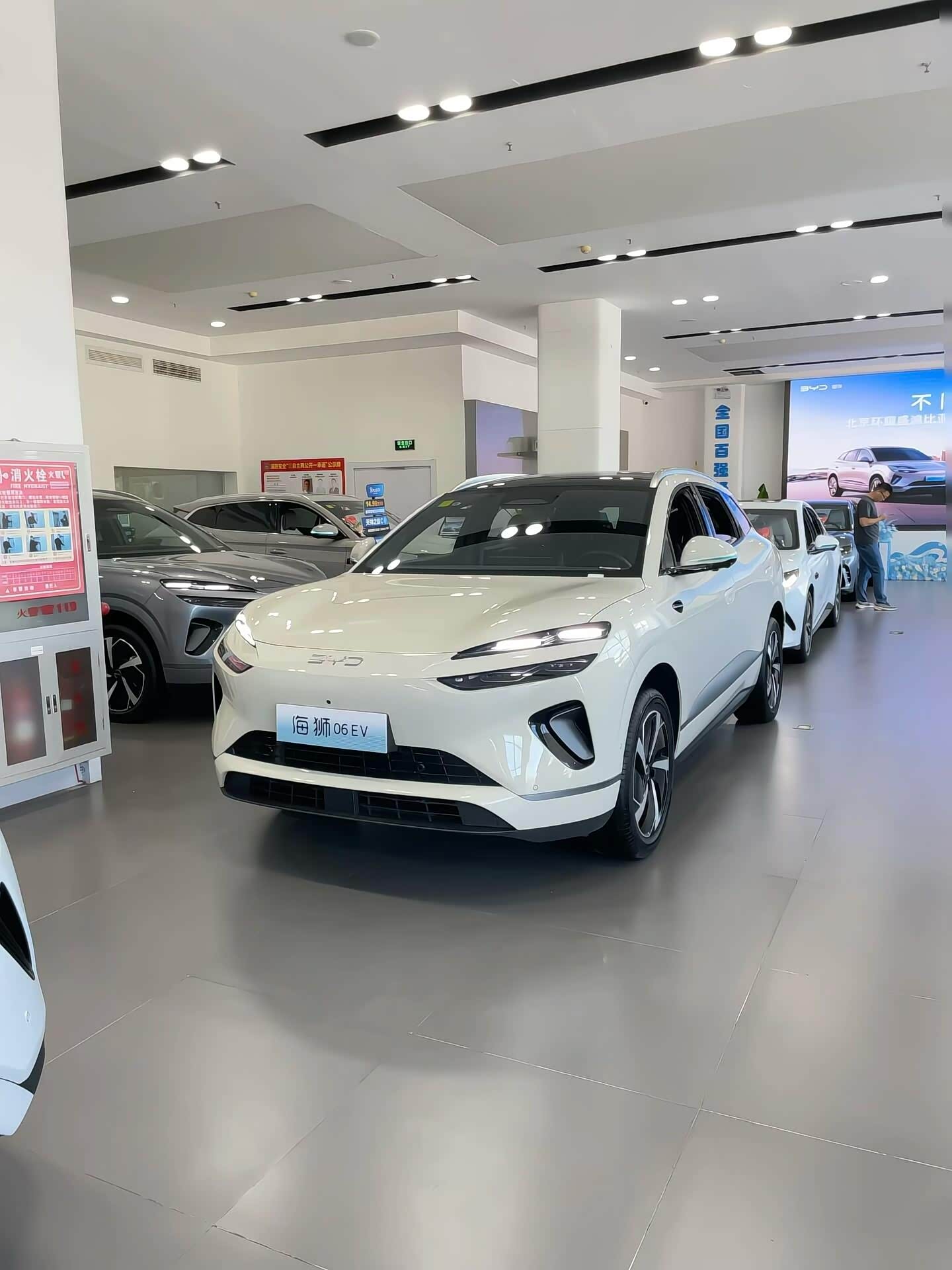 海狮中东版售价36万起 欢迎到店试驾