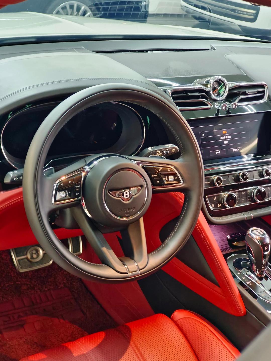 2024款宾利添越V8手续齐 落地价格如何 售全国