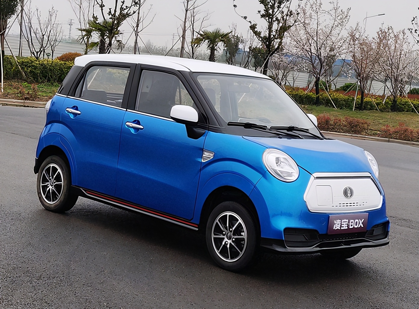 成都宏光MINIEV最高让利0.80万元 仅3.38万可入手