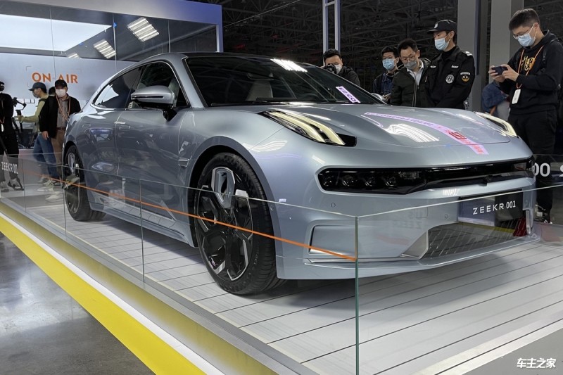 成都极氪001 FR售价76.90万起 暂无优惠