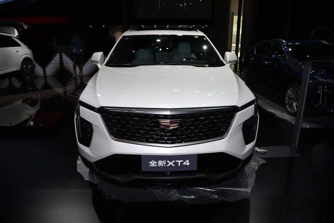 崇州凯迪拉克XT4售价15.99万起 优惠高达8.58万