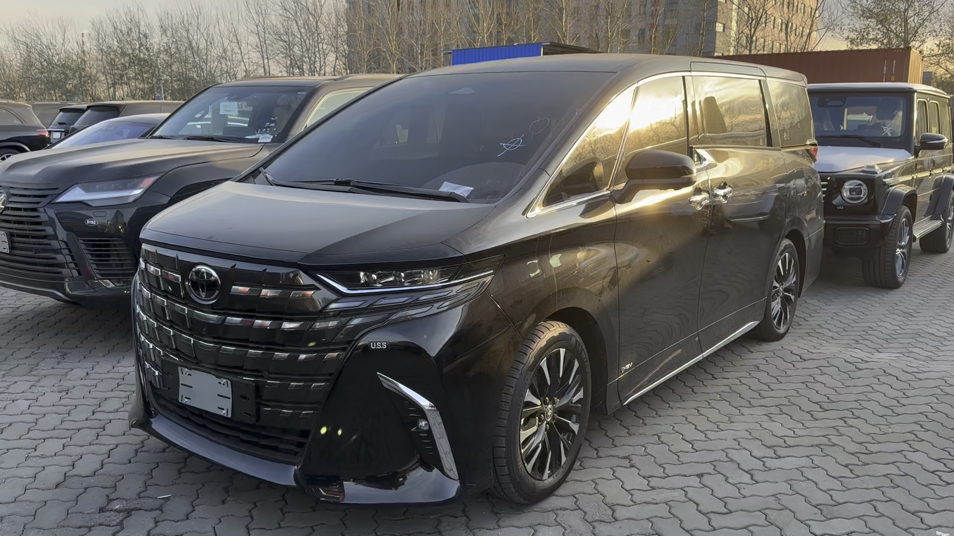 全新丰田埃尔法正式上市 售89.90万元起