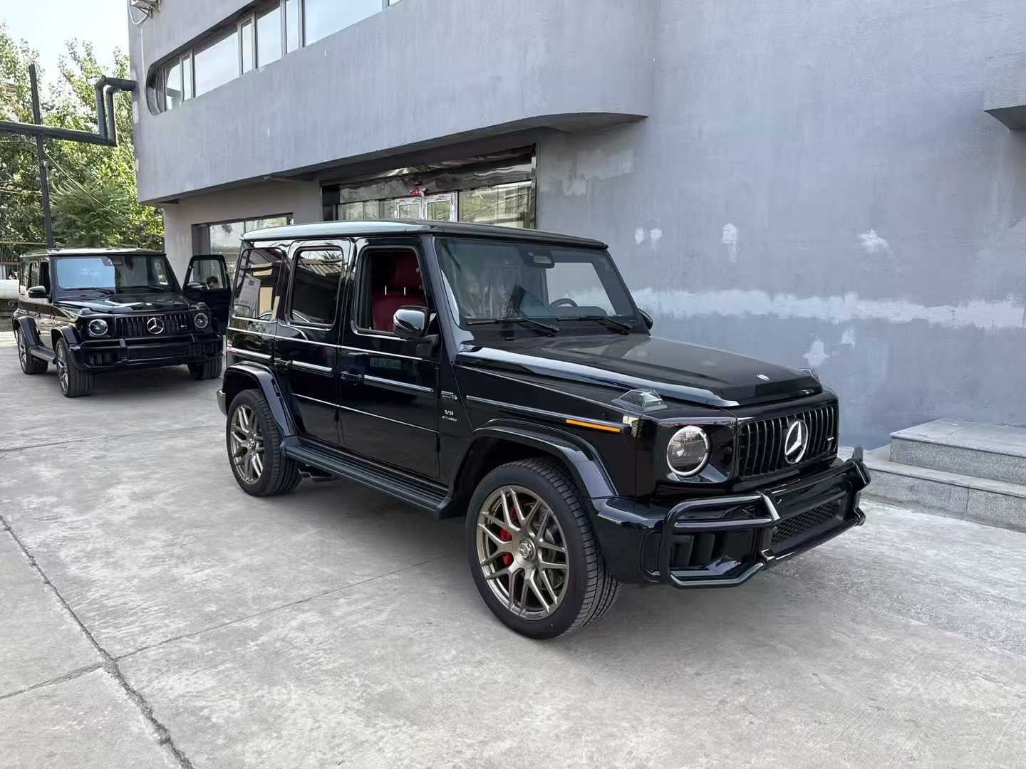 成都平行进口奔驰V级中东版提供试乘试驾 购车让利6万元