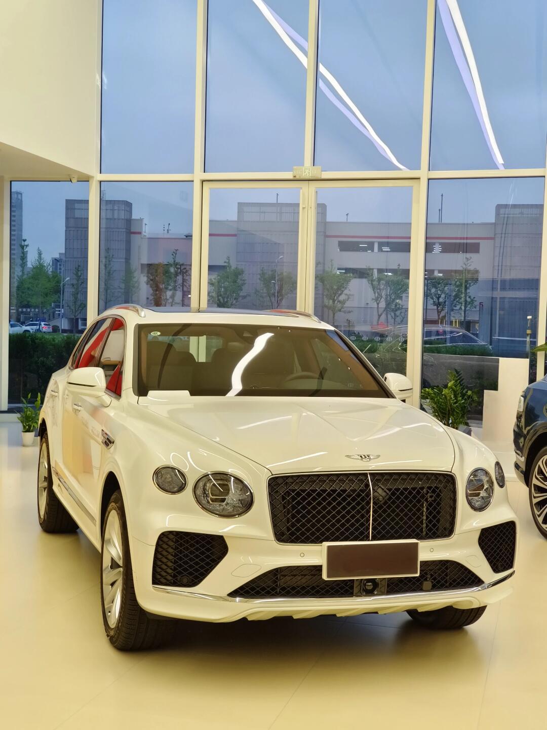 2024款宾利添越4.0V8豪华SUV值得推荐 售全国