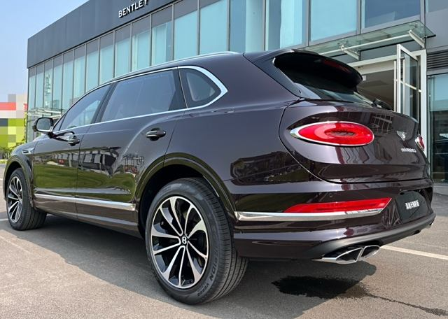 2024款宾利添越4.0V8豪华SUV值得推荐 售全国