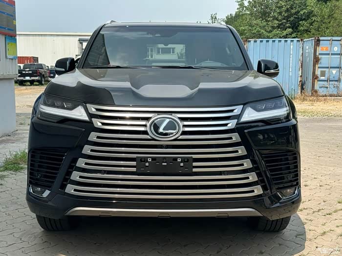 雷克萨斯LX600四座版:“大哥级”座驾,换代后有何不同?