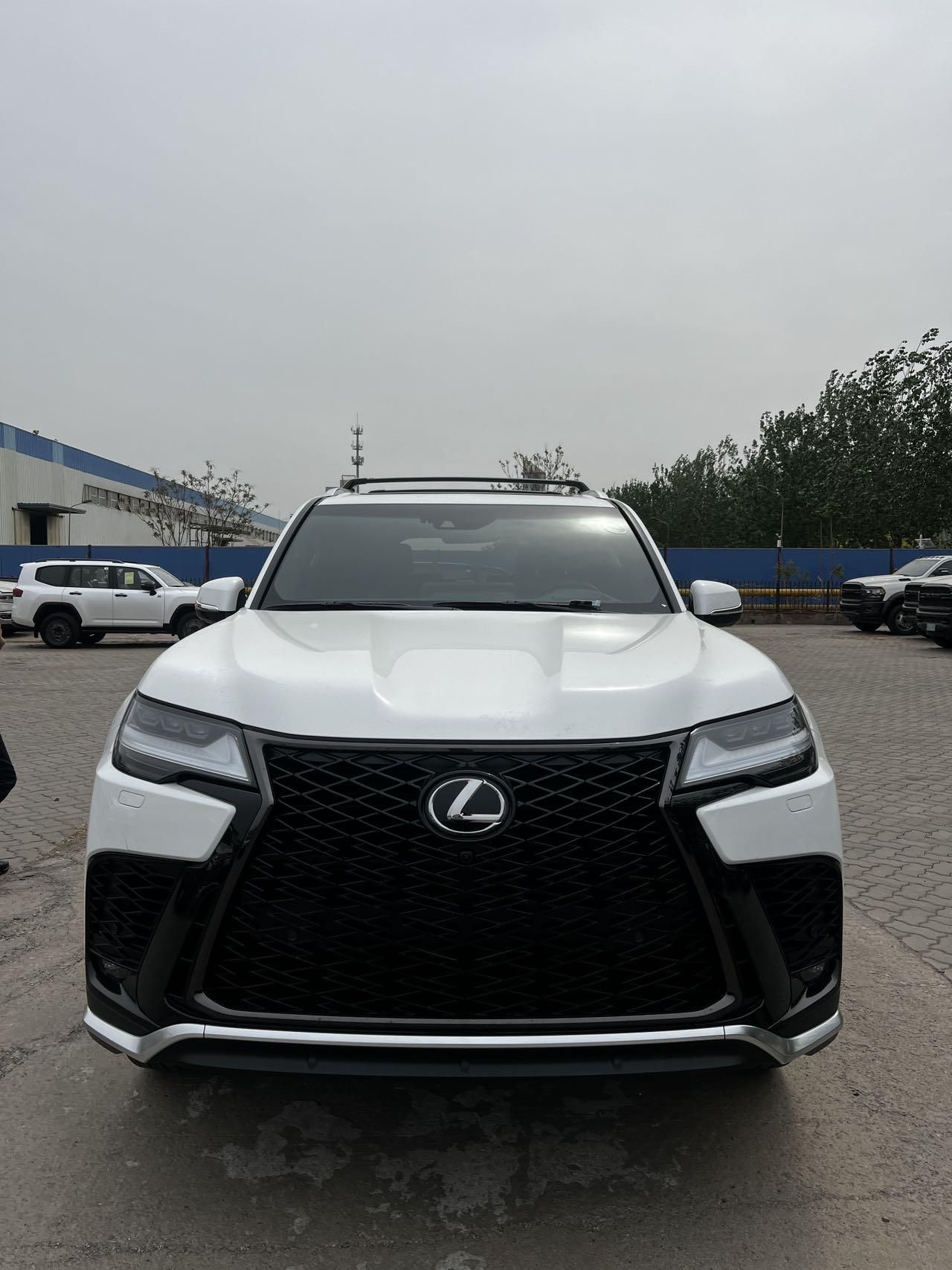 全新一代平行进口雷克萨斯LX中东版越野车欢迎试乘试驾