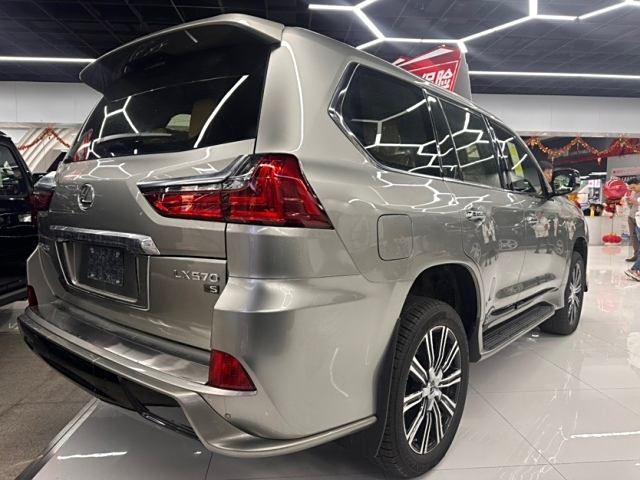 雷克萨斯LX中东版部分车型优惠40万 欢迎到店试驾