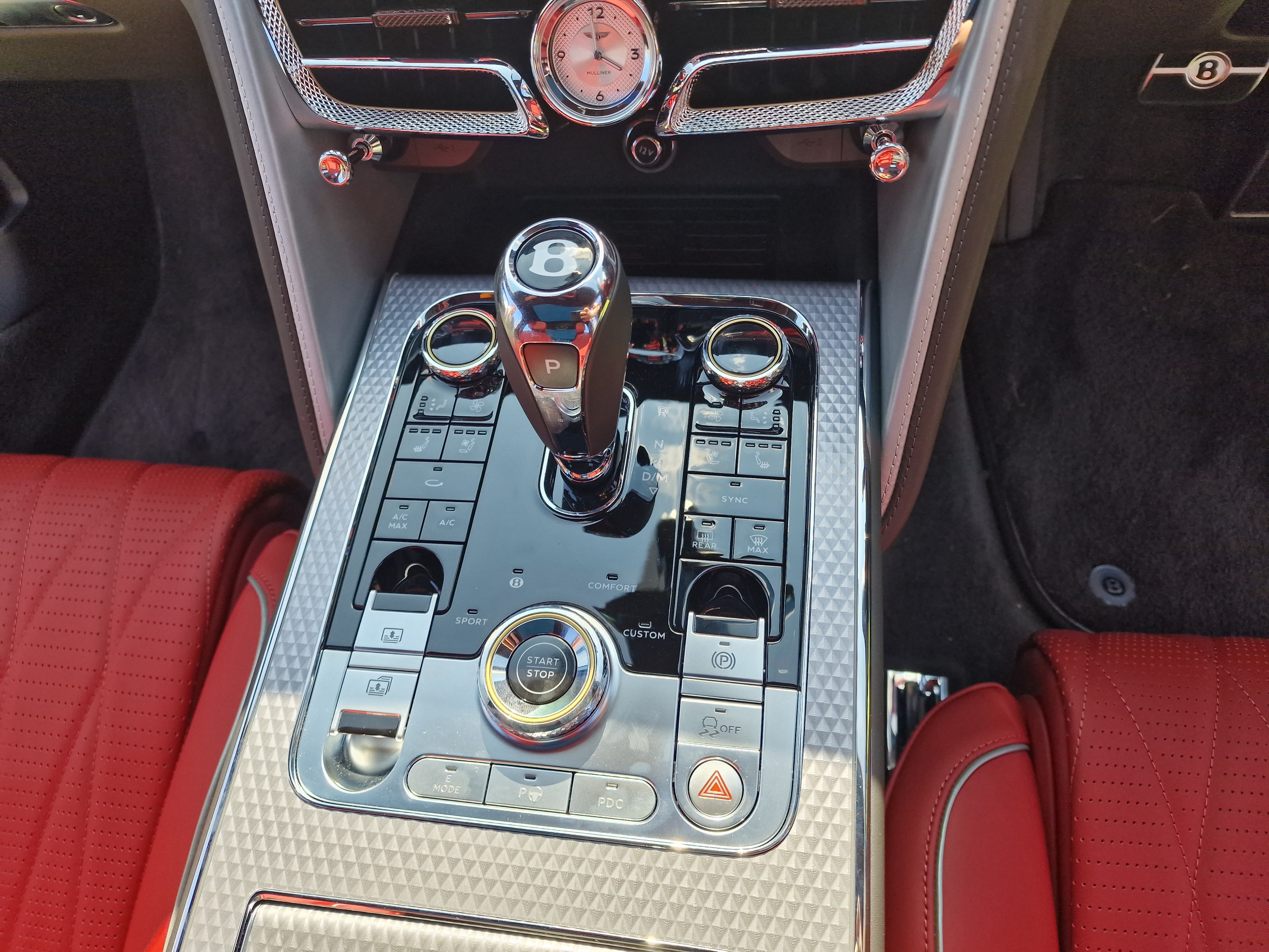 成都飞驰插电混动价格最低253.00万起 暂无优惠