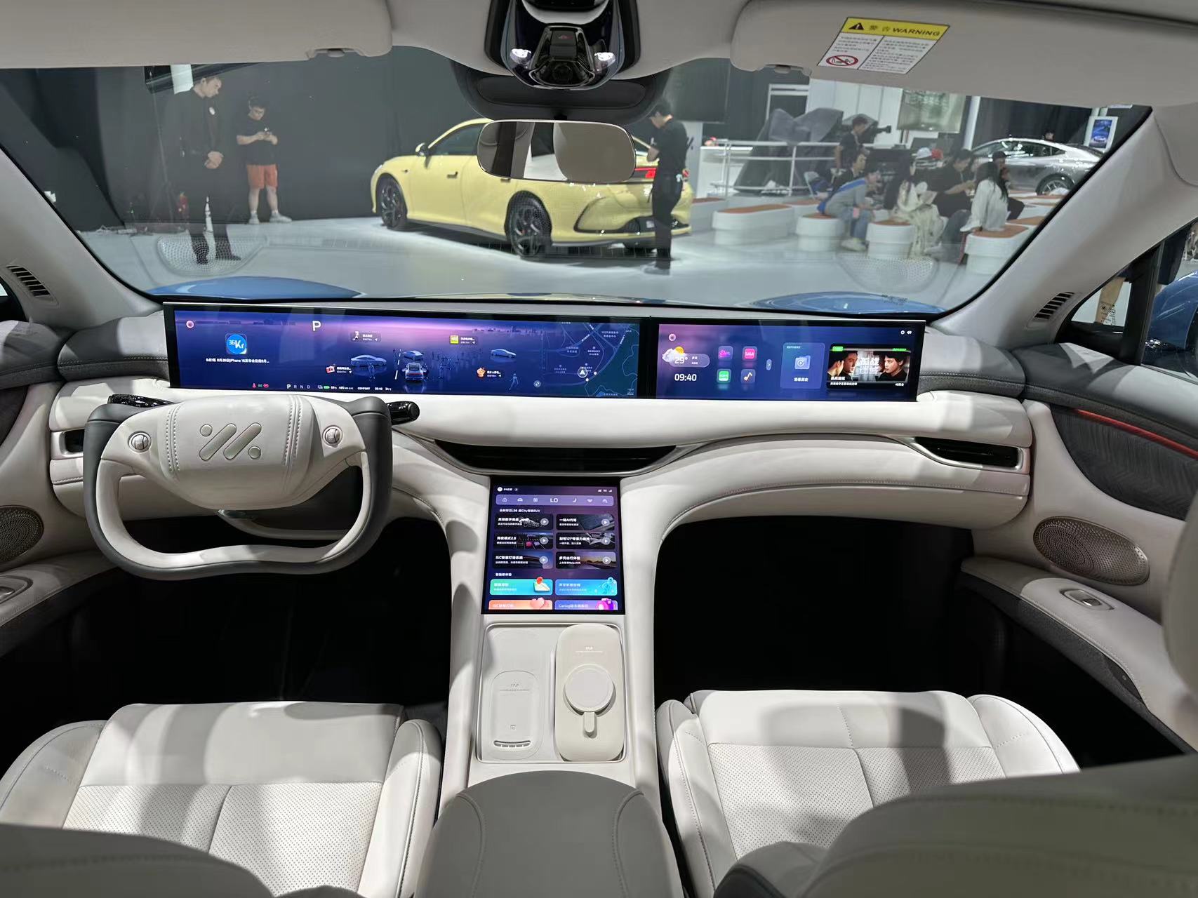 预售订单破48000台 新一代智己LS6亮相成都车展