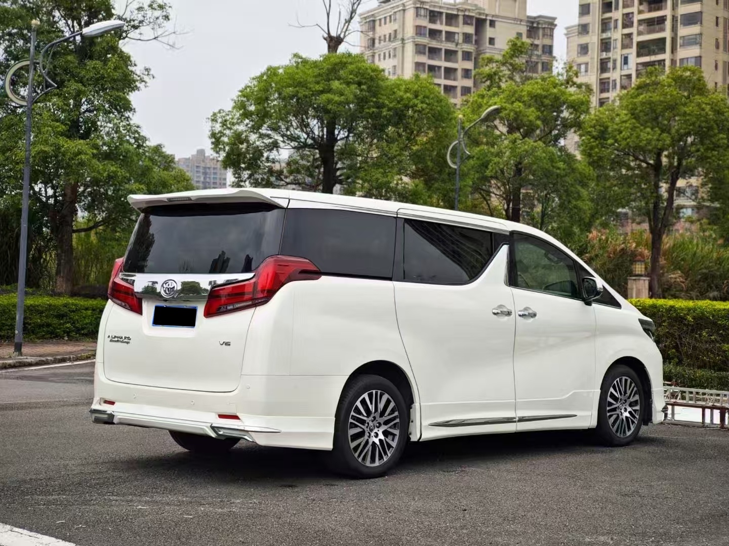 成都埃尔法最新行情 仅售90万起