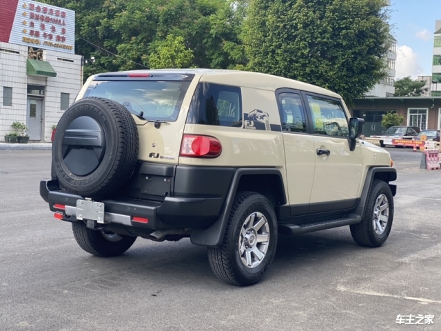重磅上市2023款中东版丰田FJ酷路泽国六