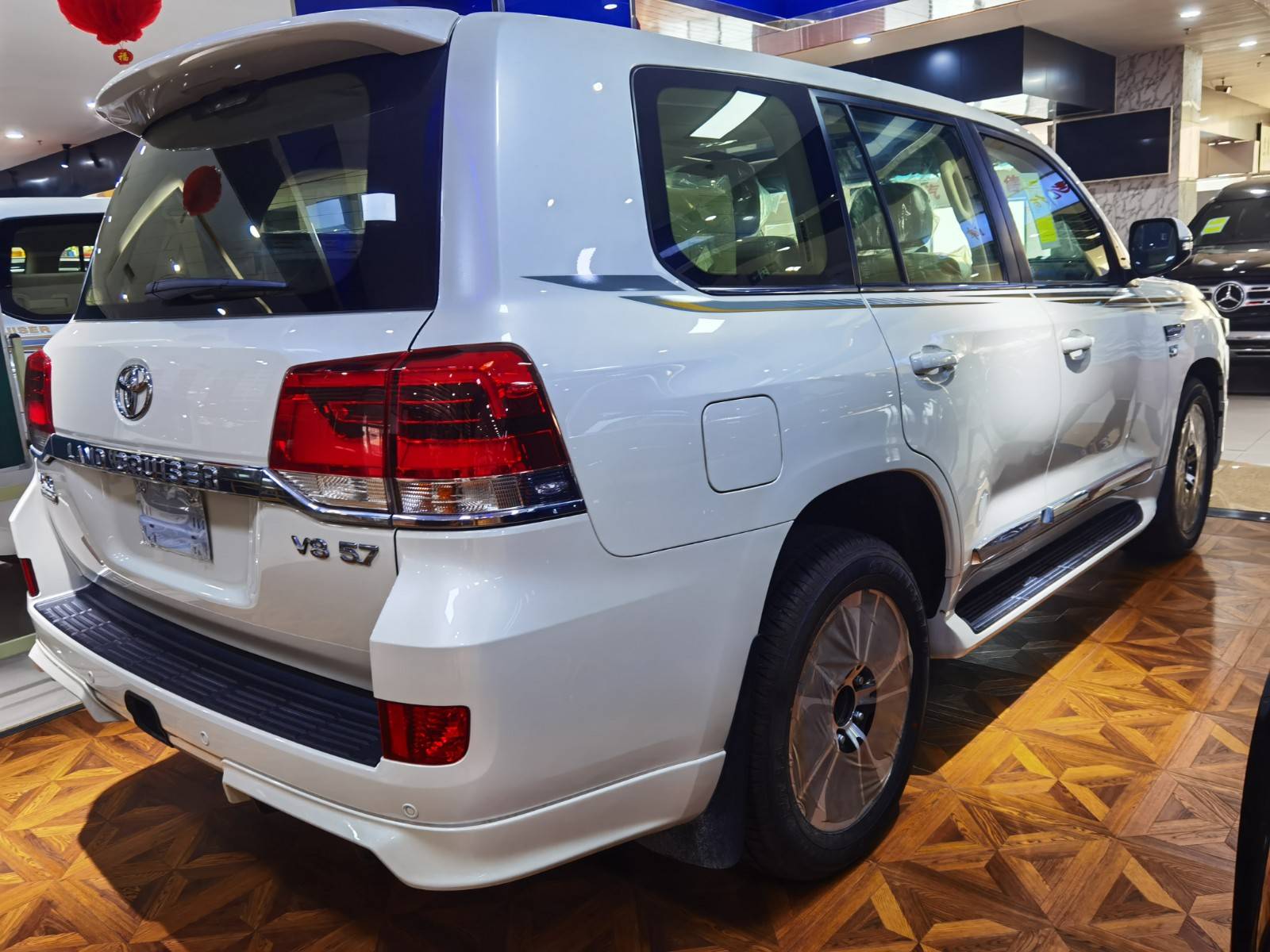 全新丰田酷路泽5700 舒适的驾乘体验