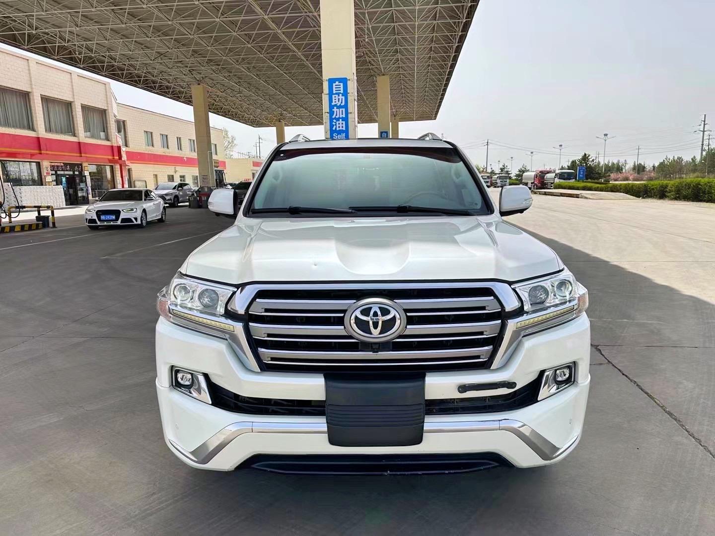 全新丰田酷路泽5700 舒适的驾乘体验