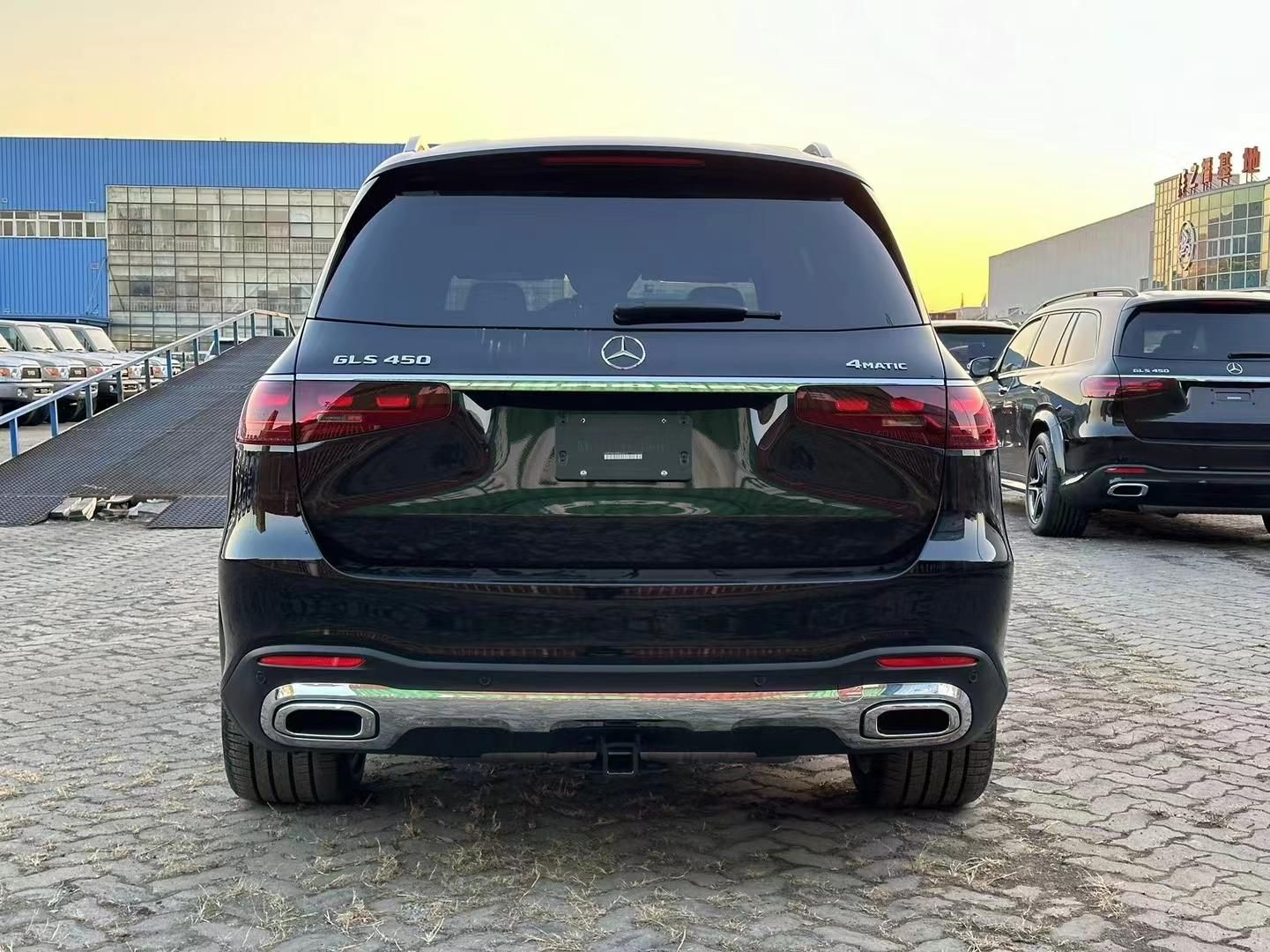 平行进口奔驰美版GLS450顶配现车配置报价 外观时尚