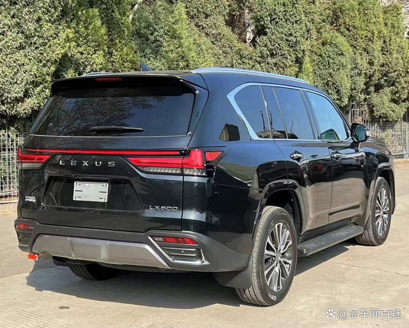豪华版“陆巡”来了,全新雷克萨斯LX600到店,外观终于不再低调