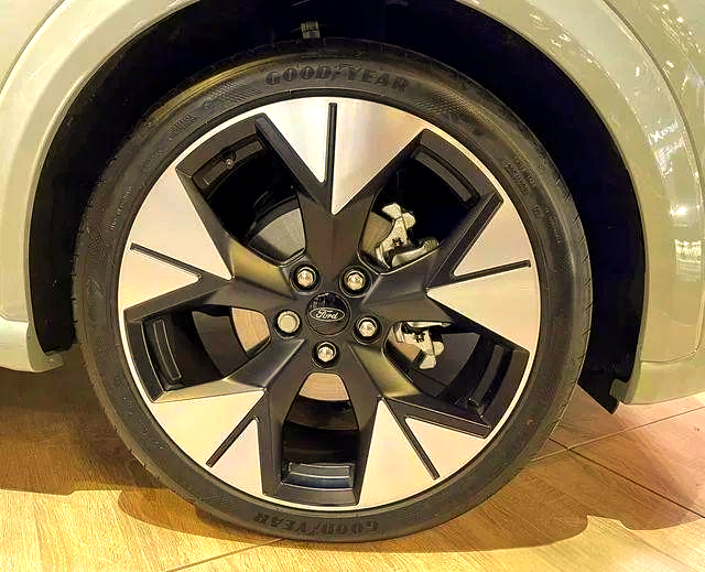 三方平衡统一,福特新销售公司“八大金刚”高管亮相