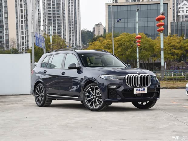 成都宝马X7加版优惠30万 欢迎垂询