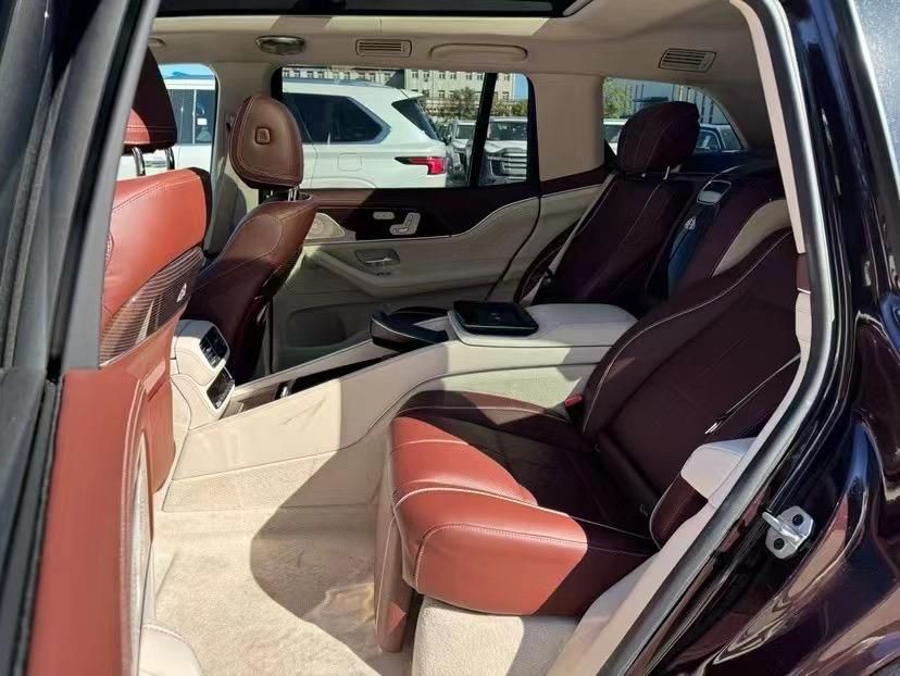 实拍迈巴赫GLS600现车 外观内饰赏析