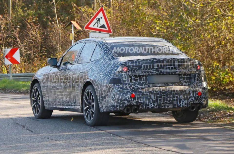 全新宝马3系插混版谍照曝光