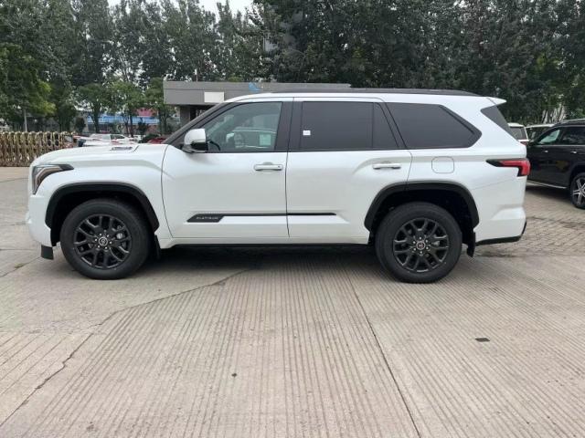 2024款丰田红杉美版硬核混动SUV全景天窗