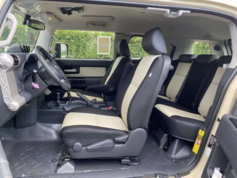 2023款丰田酷路泽FJ中东版国六第一批