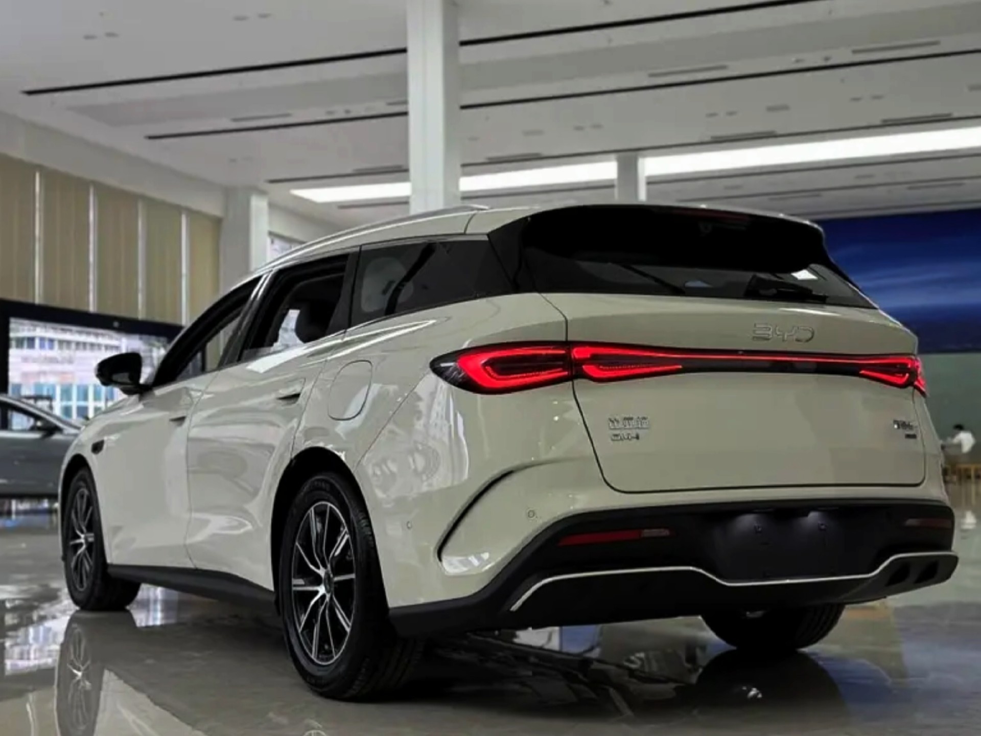 成都海豹06 DM-i旅行版最新报价10.98万起 暂无优惠