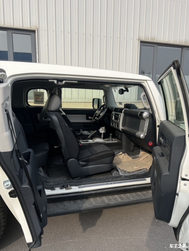 成都中东版FJ酷路泽团购优惠6万 售全国