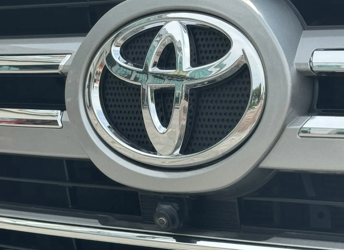 丰田酷路泽4600报价v8陆巡2024款价格