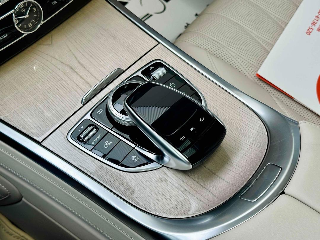 2025奔驰G级降价69万 最低仅售200万