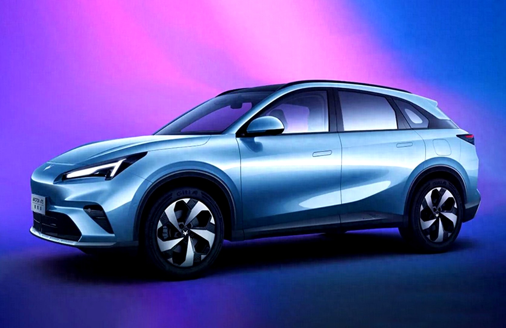 全新阿尔法T5增程版 综合续航1215km/于月底上市