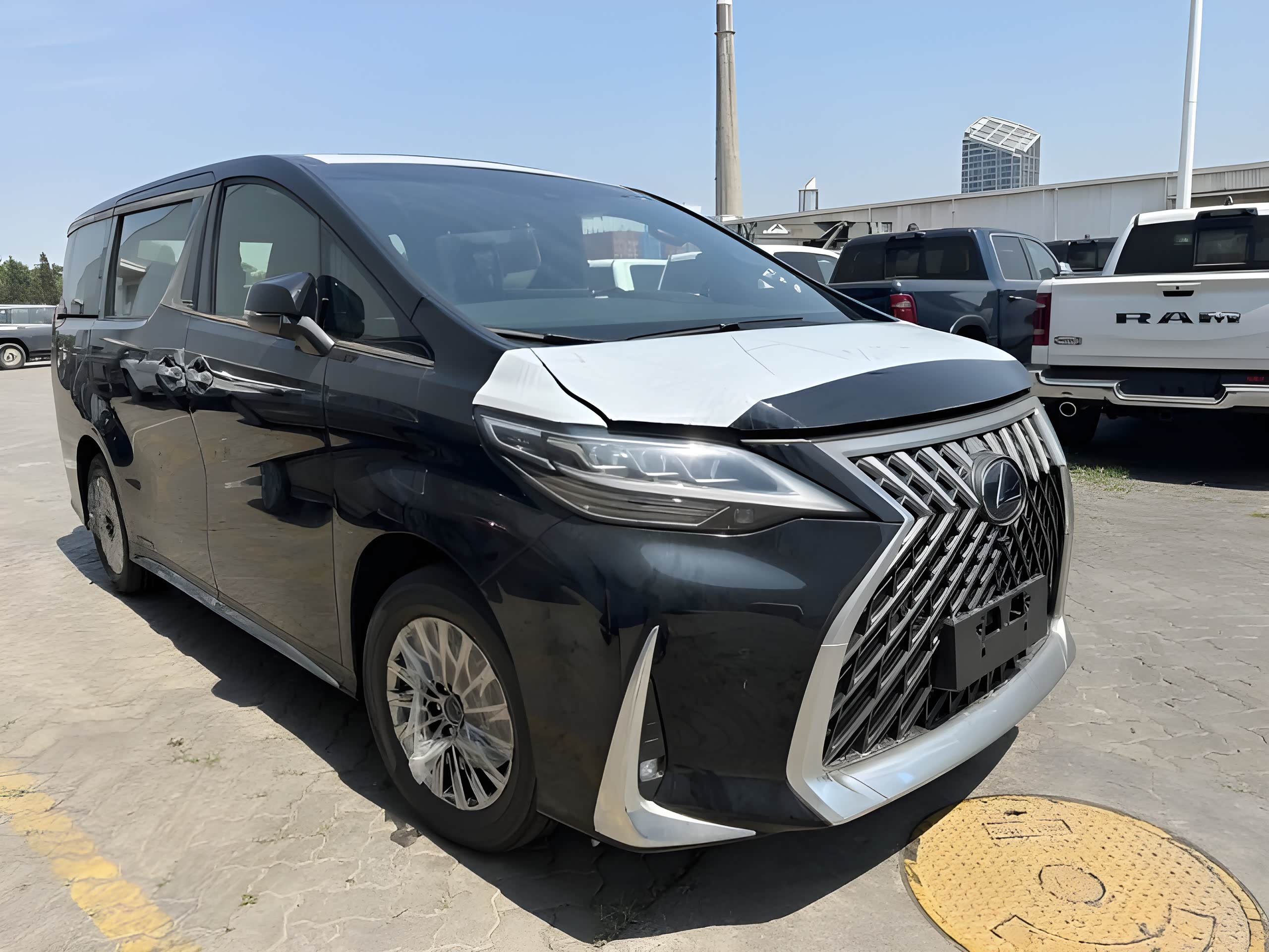 成都雷克萨斯LM亚洲版新款最低报价122万起