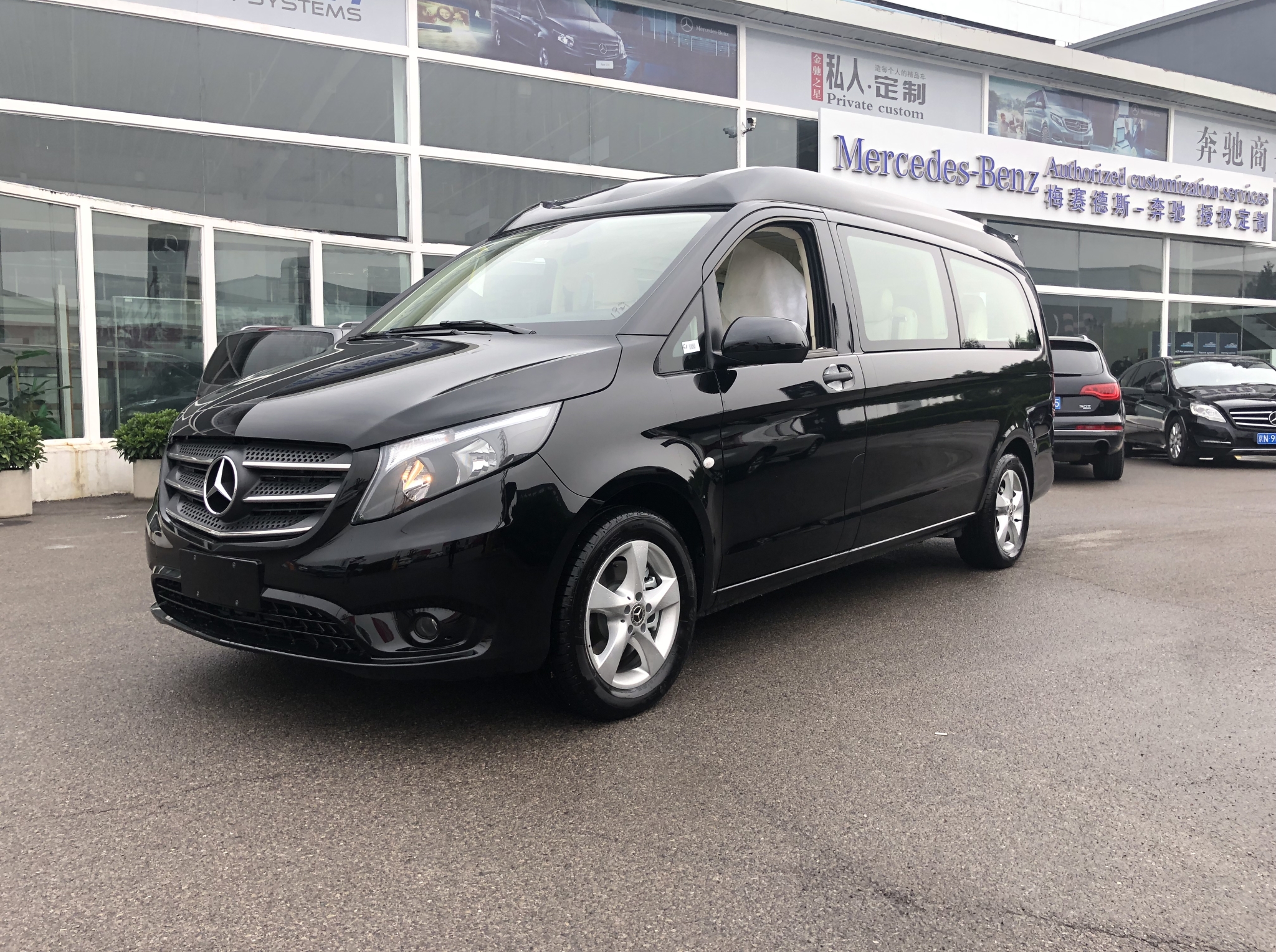 9速奔驰威霆VST680多少钱 新款奔驰威霆七座房车图片及报价