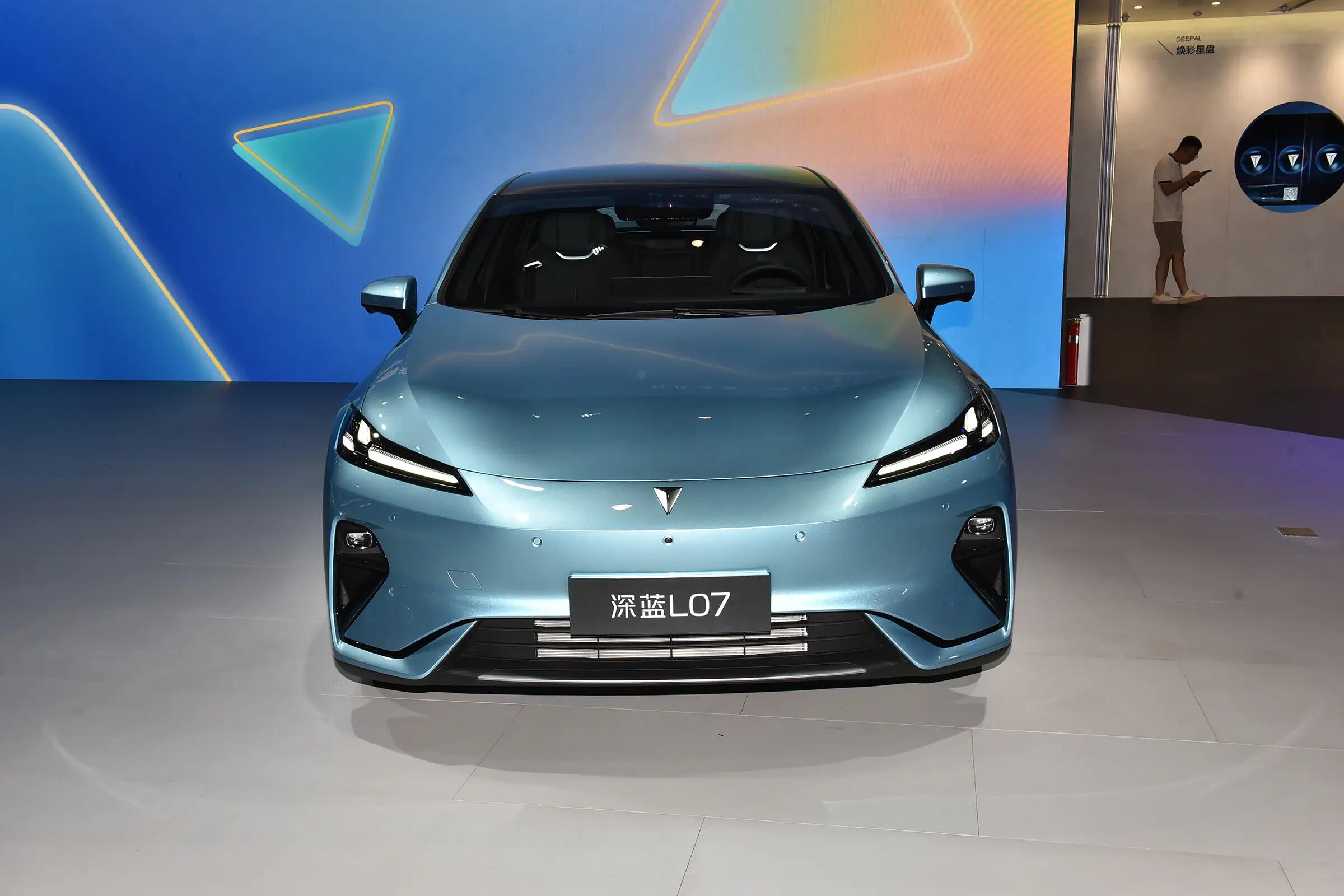 公路磁悬浮/智驾新黑马 深蓝L06预售价13.99万起