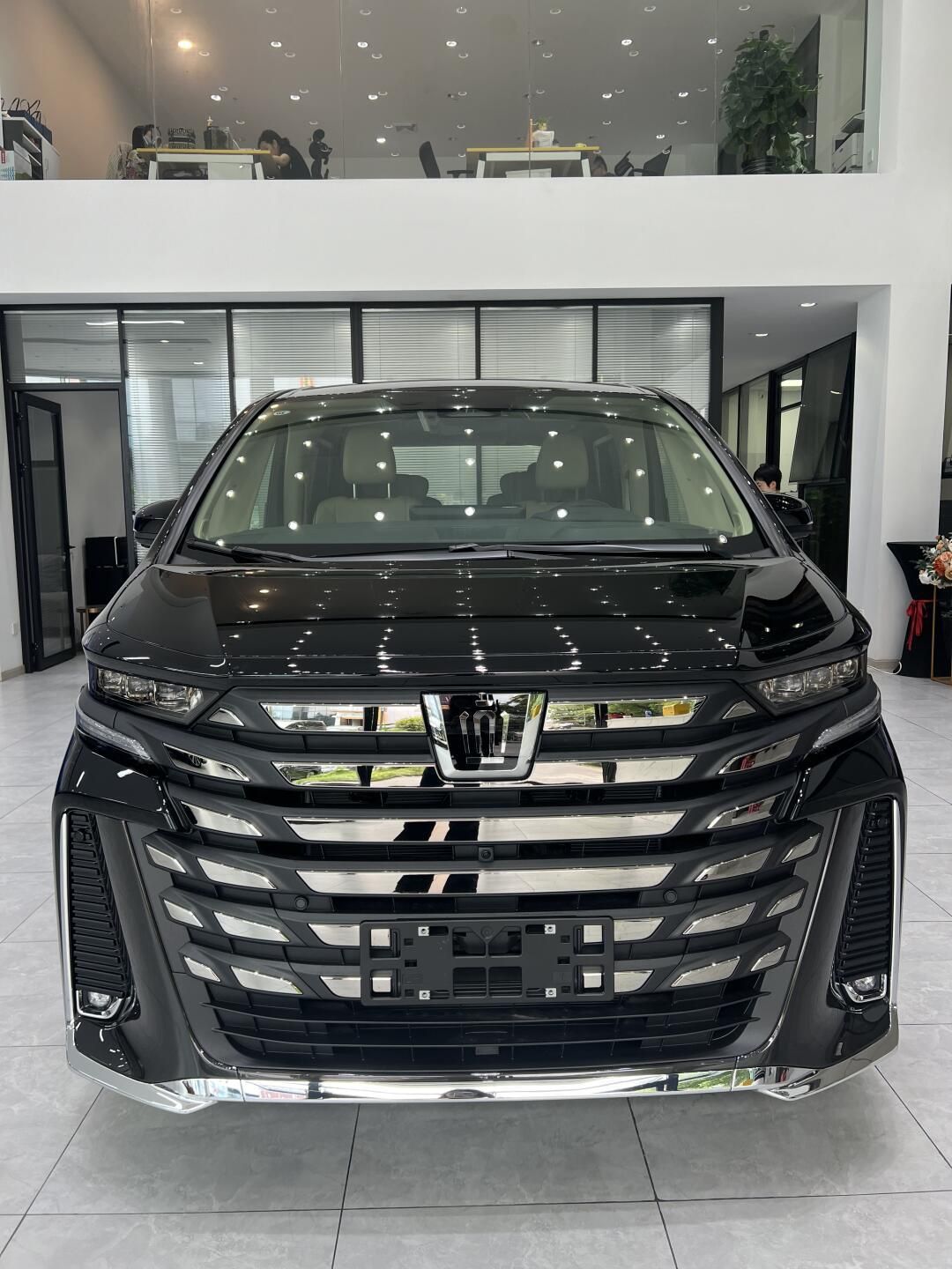 成都丰田威尔法价格最低90万起