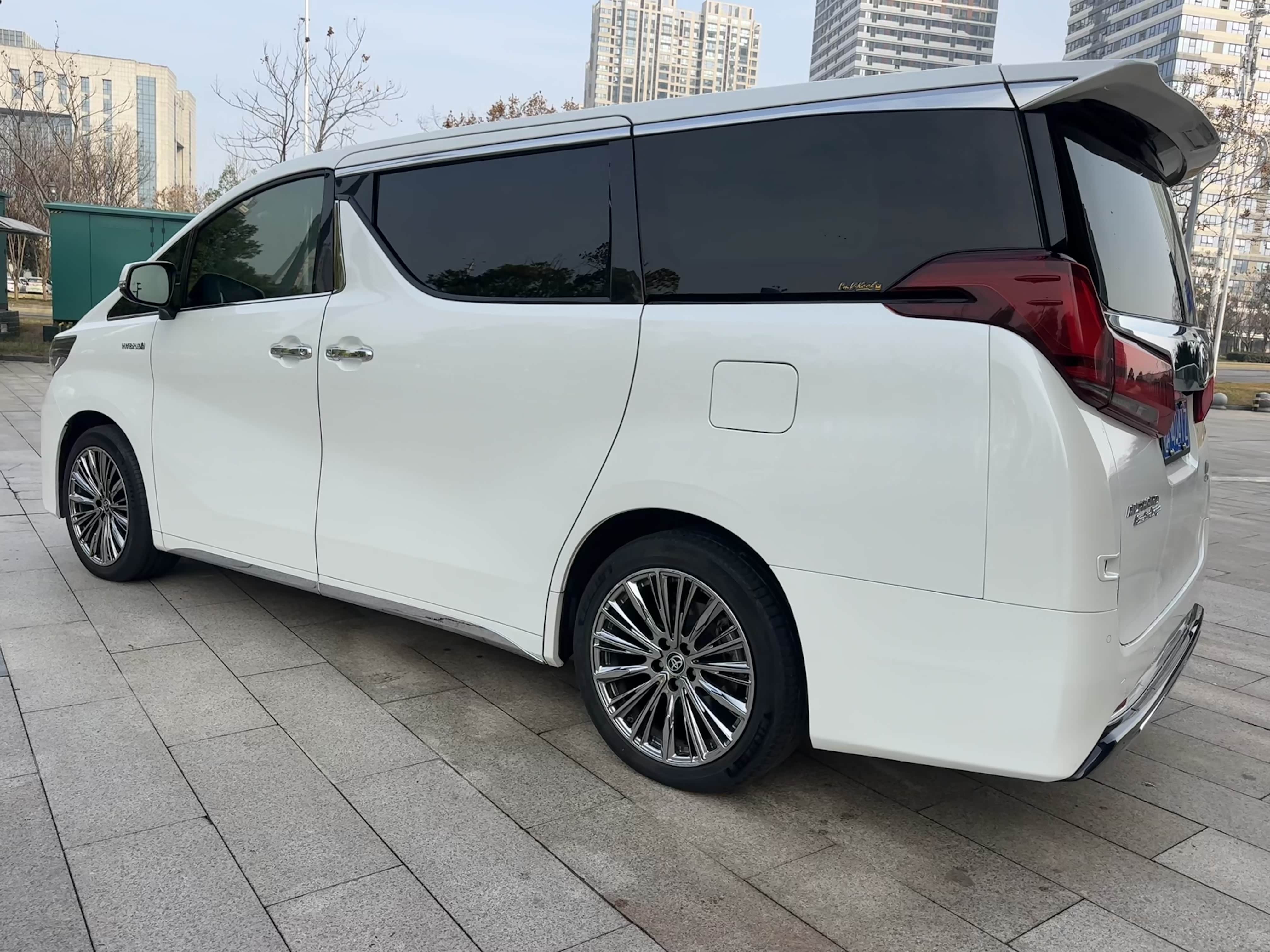 成都埃尔法亚洲版限时优惠16万