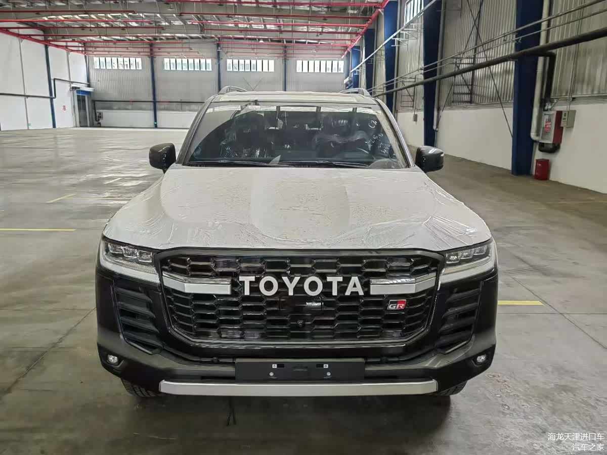 2024款丰田酷路泽LC300展厅国六现车促销