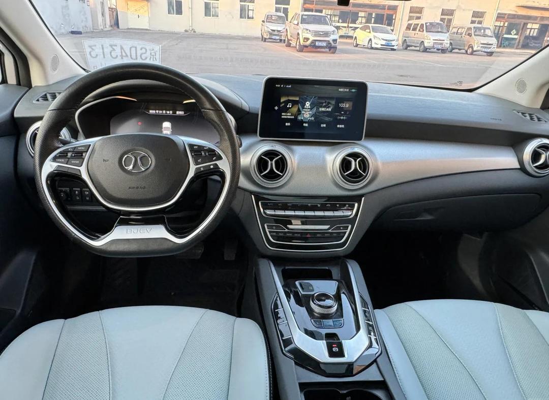 成都北京EU5 PLUS最新报价11.49万起 优惠高达1.50万